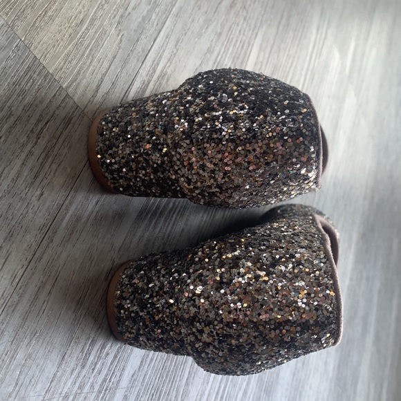Old Navy size 6 glitter kitten heels - Picture 5 of 6